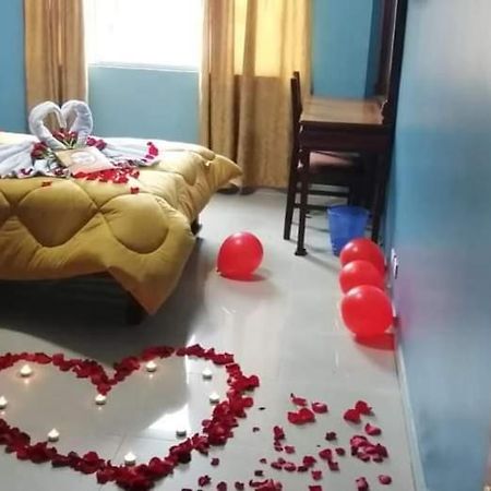 Hostal Zamorano Hotel Quito Exterior photo