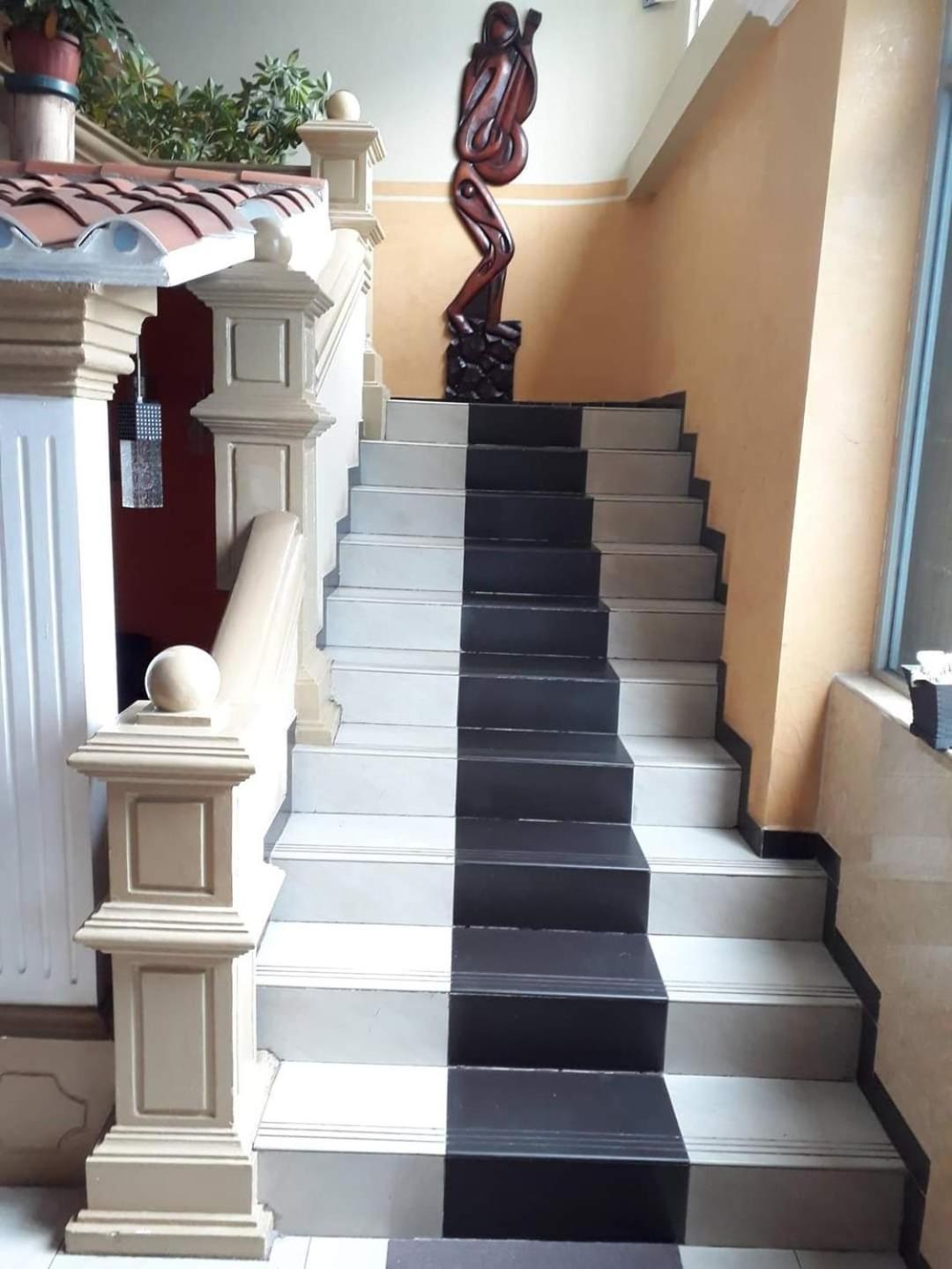 Hostal Zamorano Hotel Quito Exterior photo